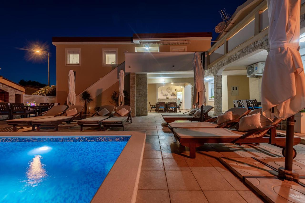Villa Karmen - Poolhouse Vir Exterior photo