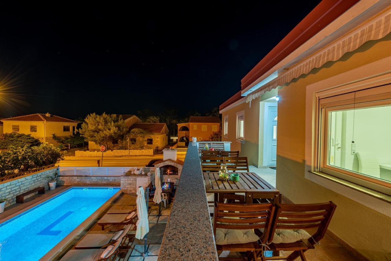 Villa Karmen - Poolhouse Vir Exterior photo