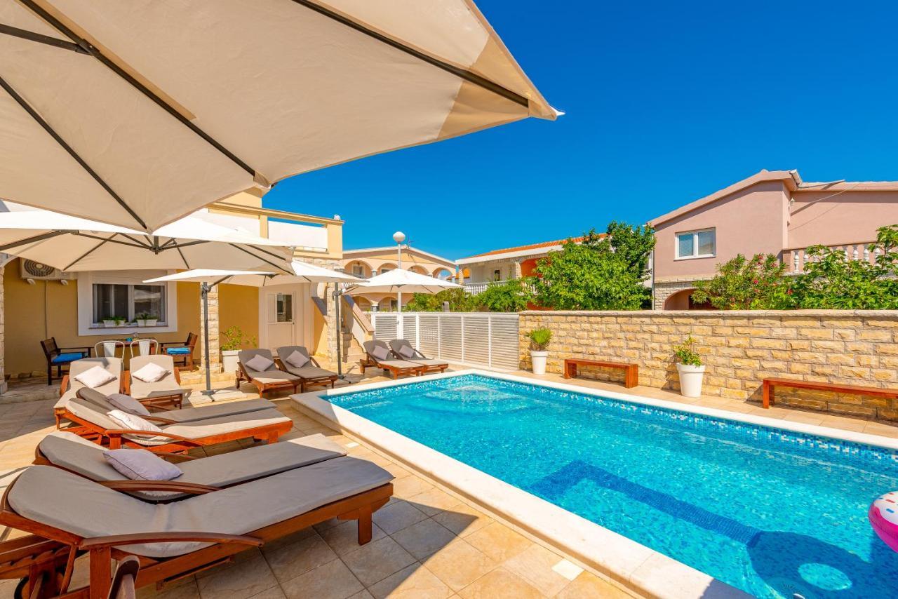 Villa Karmen - Poolhouse Vir Exterior photo